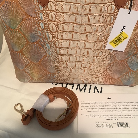 🍇🍒HOST PICK 🍇🍒 Brahmin Bondi Collection Large Seashell Print Duxbury Sat… - Picture 15 of 16